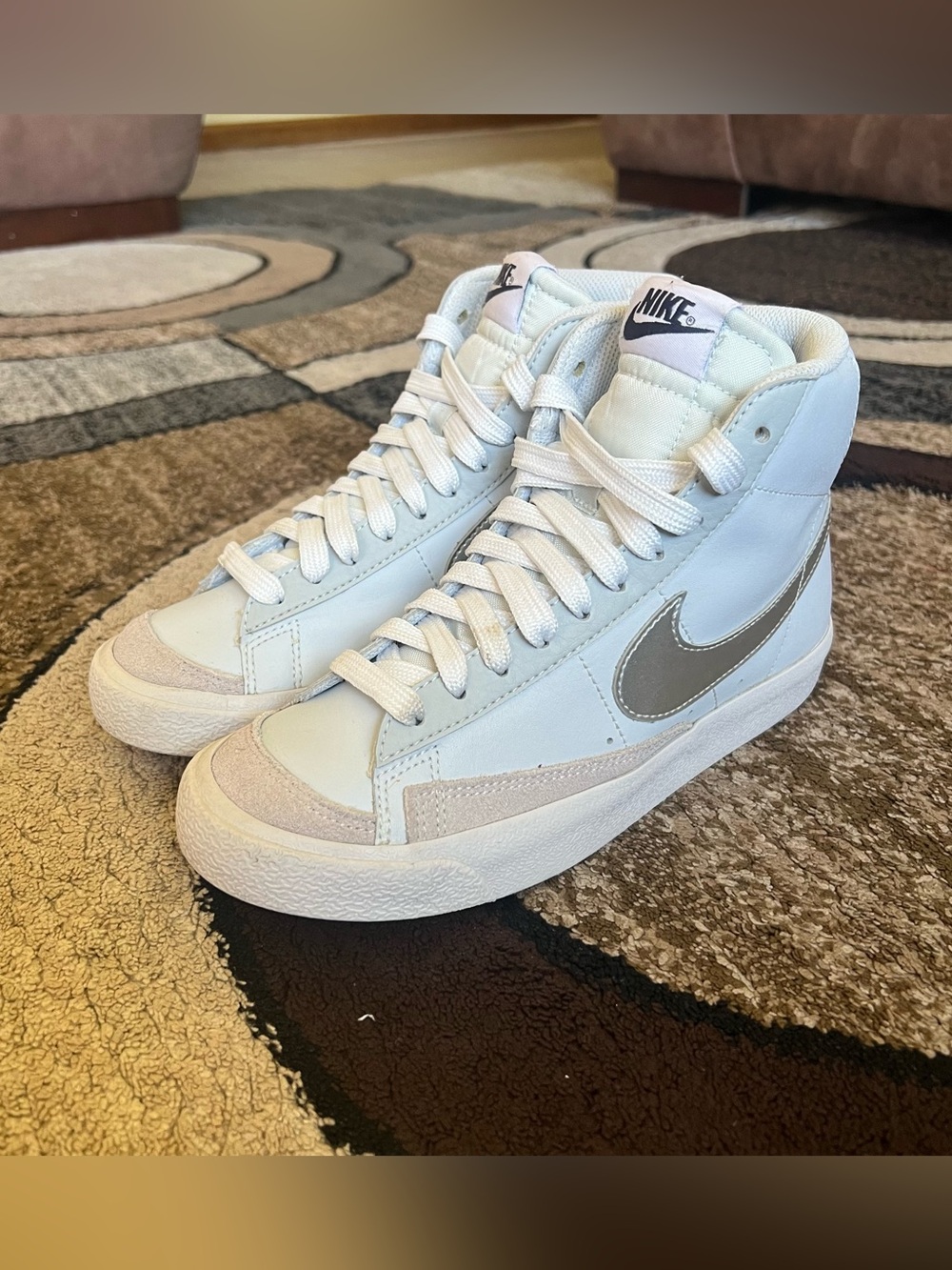 Big Girl Nike Blazer Mid '77 Sneakers Size 5Y